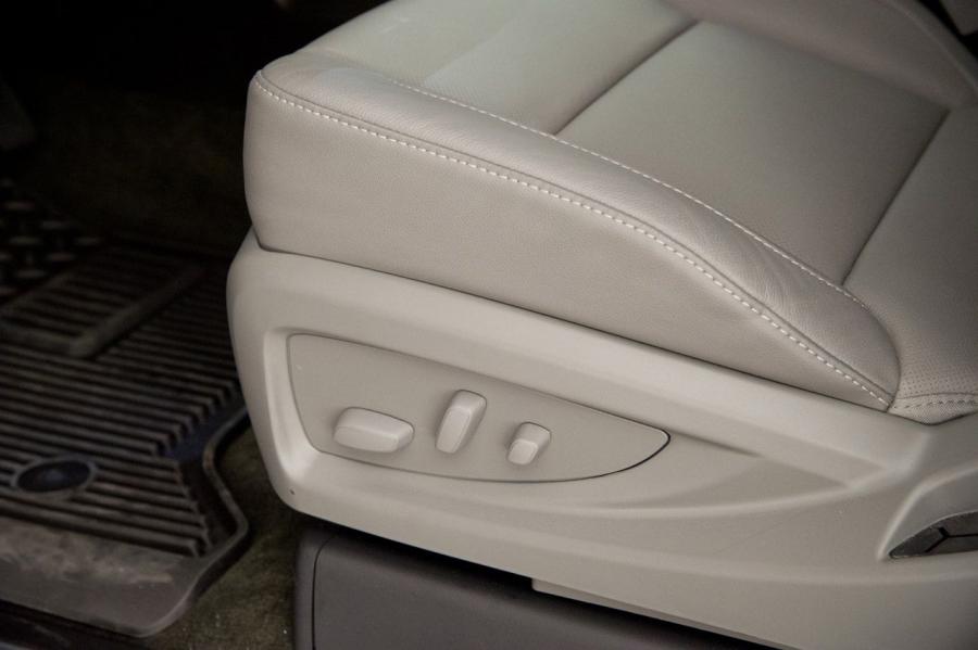  Chevrolet Silverado 2014 года  (фото 28 из 104)